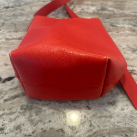 Madewell The Essential Mini Bucket Tote- Red Leather Shoulder Bag - Picture 4 of 9